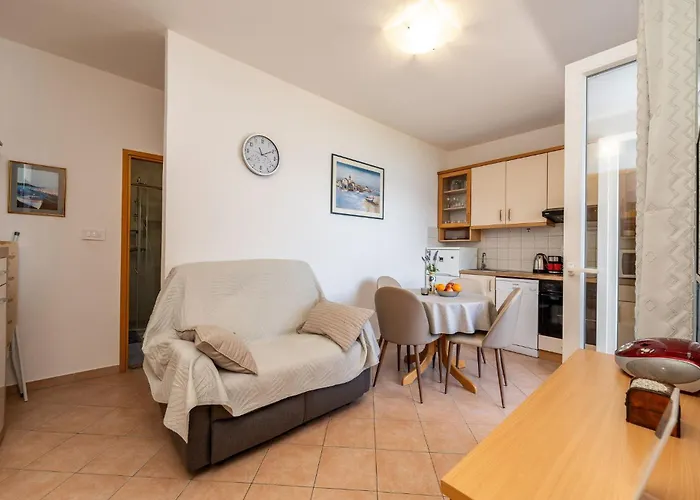 Апартаменты By The Sea And With Beautiful View, 2 Bedrooms, 4 Persons