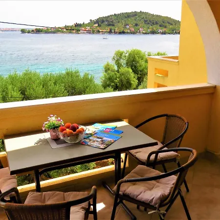 By The Sea And With Beautiful View, 2 Bedrooms, 4 Persons *