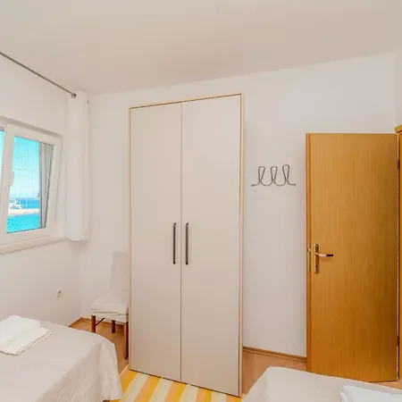Apartment By The Sea And With Beautiful View, 2 Bedrooms, 4 Persons Kali
