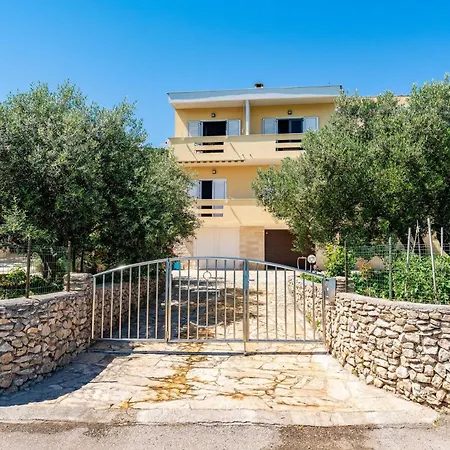 Apartment By The Sea And With Beautiful View, 2 Bedrooms, 4 Persons