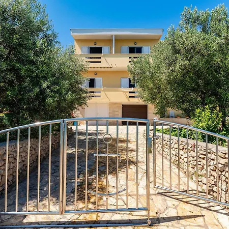 By The Sea And With Beautiful View, 2 Bedrooms, 4 Persons Apartment Kali