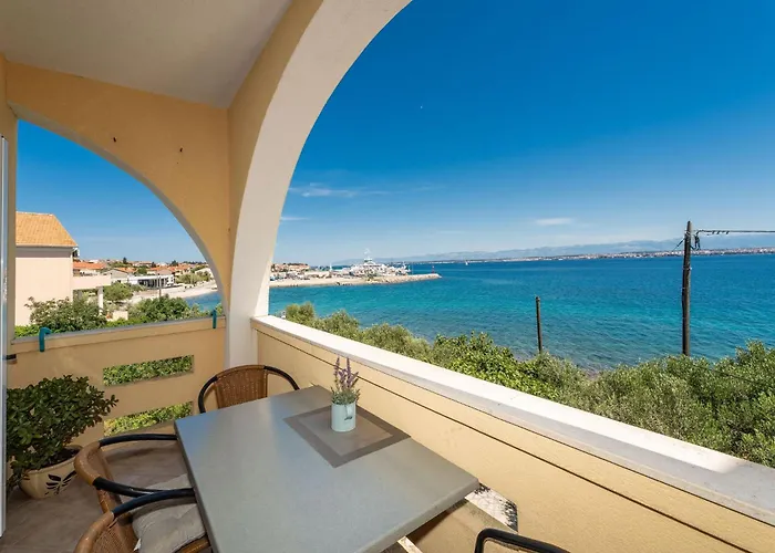 Appartement By The Sea And With Beautiful View, 2 Bedrooms, 4 Persons *