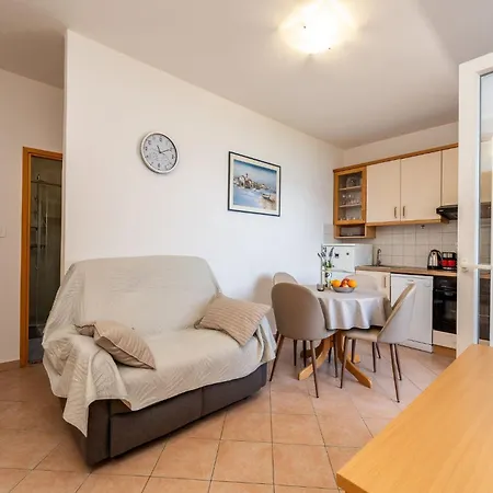 Appartamento By The Sea And With Beautiful View, 2 Bedrooms, 4 Persons