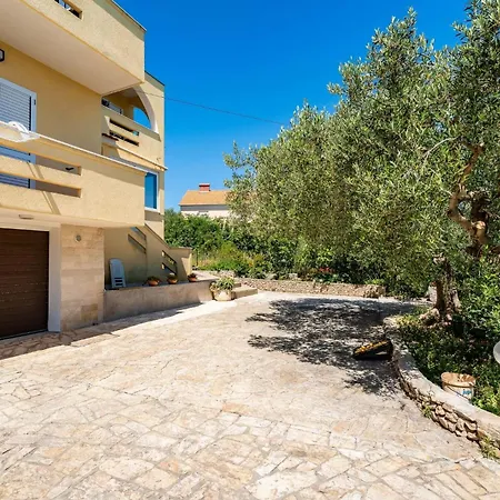 By The Sea And With Beautiful View, 2 Bedrooms, 4 Persons 公寓 *